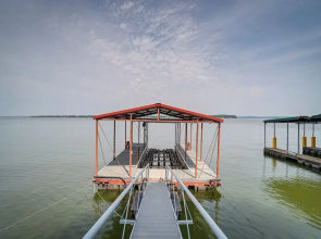 Waterfront Grove Retreat w/ Dock: 'cedar Ridge'
