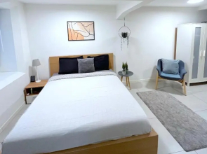 The Hidden Studio; Comfy & close to the Lake