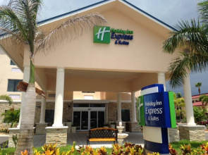 Holiday Inn Express & Suites Lantana by IHG