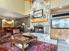 Trail's End Lodge at Deer Valley Resort - Four Bedroom Residence with Spa #12 4 Condo