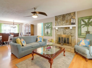 6 Mi to Stone Mtn Park: The Forrest Home w/ Deck