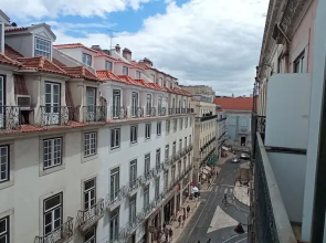 Happy @ Chiado