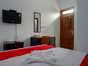 RedDoorz Syariah near Alun Alun Balai Kota Tegal