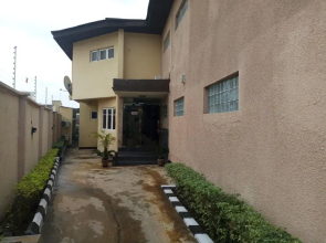Danest Hotel And Suites
