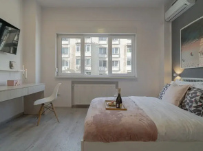 Central 4BR Flat - 2 Units Combined with Balconies, Near Cismigiu, 2 Kitchens & 2 Baths