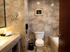 Longyue International Hotel