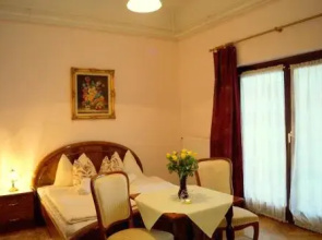 Sophie's Holiday Márton Villa & Apartmanok