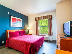 The Vistas 119 Modern studio with full kitchen 1st floor great location