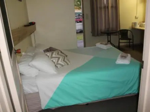 Tocumwal Hotel Motel ("The Palms")