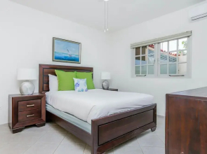 Tranquil 2BR 2BA in Gated Community Great Location