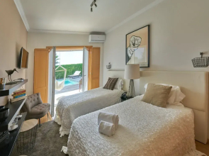 Torel Cliff Surf & Golf