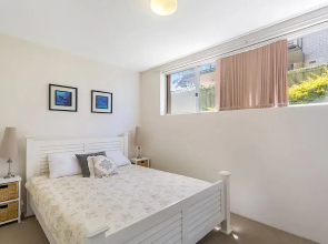 5 'Casuarina's ' 33 Soldiers Point Road - superb waterfront unit