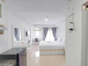Relaxing Studio Apartment at Mansyur Residence