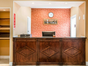 Econo Lodge Lake Region