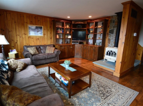 Private Pet Friendly 4 Bedroom Deluxe Vacation Home, Close to Waterville Valley Resort! - Wv68t