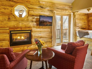Bentwood Inn