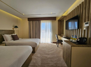 Edom Hotel