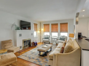 Cozy Cottage in Historic Village: Near Cedar Point