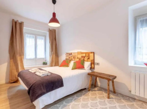 Apartamento KUIA en Gran Bilbao con terraza y vistas a un parque