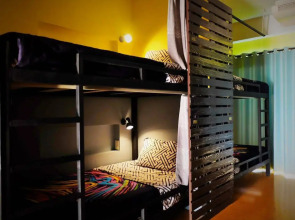 Qing lian Youth Hostel&Cafe