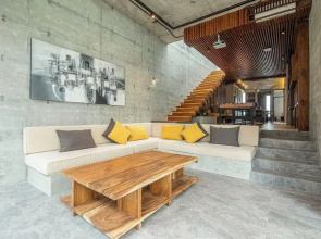 Trendy 4BR Villa, Central Canggu, 8mins to Beach