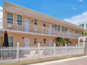 Amazing 1st Floor Apartment Just Steps to Beach