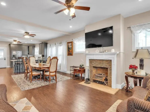 The Cozy Nest Near Wilder Park 4 Bedroom Home