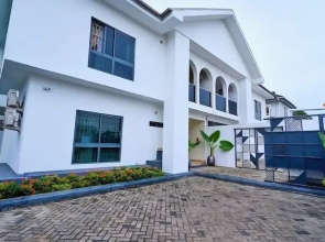 Hillview Apartments