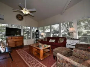 Comal Cottage on Union #291