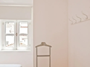 JOIVY Chic 2BR Apt in Bairro Alto, 2mins to São Pedro de Alcântara viewpoint