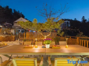 Jiuhuashan Liuru · Yunjian Garden Guesthouse (Roushen Treasure Hall Scenic Area Branch)
