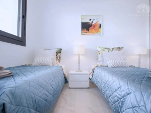 Contemporary apartment 8 min to Puerto Banus