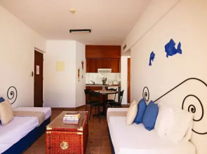 Nicki Resort Cozy Studio Inland View