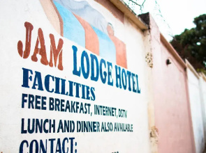 Jam Lodge Hotel & Suites