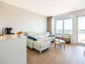 Winoc 302 Luxury Family Apartment on the Dike