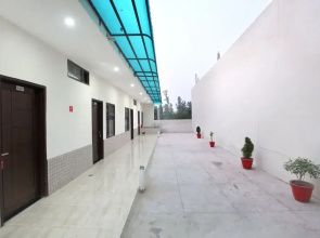 OYO 10070 Hotel Satkar Regency