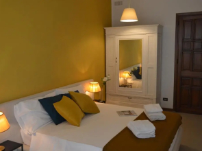 Villa Lia - Apartment in Villa with private garden and Pool