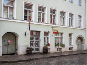 Dream Stay - Bright 2-Bedroom 2-Floor Old Town Apartment