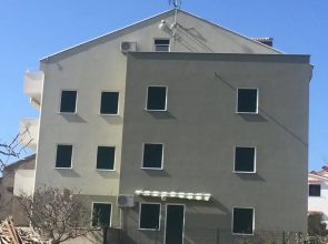 Apartments Novalja Baky