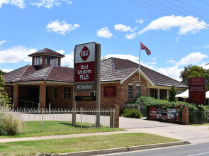 Best Western Plus All Settlers Motor Inn