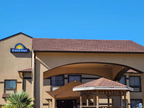 Days Inn by Wyndham Lumberton