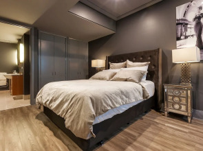 Luxurious Viaduct Harbour Apartment