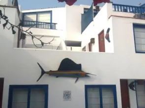 Hostal Los Delfines San Bartolo