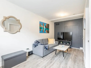 1BR Boutique Apt - Within DT Hamilton