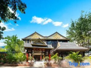 YunGuan Shunde House Resort Hotel  （Jinghong, West Shuangjing Starlight Night Market Shop)