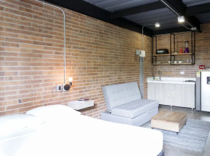 Soy Local Housetel