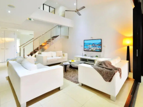 Villa 4 The Edge Oceanfront Deluxe 3 Bedroom Near Marina With Golf Bug