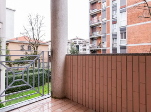 Pisani 4 in Monza With 1 Bathrooms