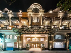 Luxe Paradise Suites Hotel