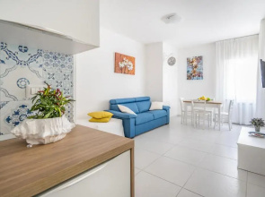 Smiling Apartments